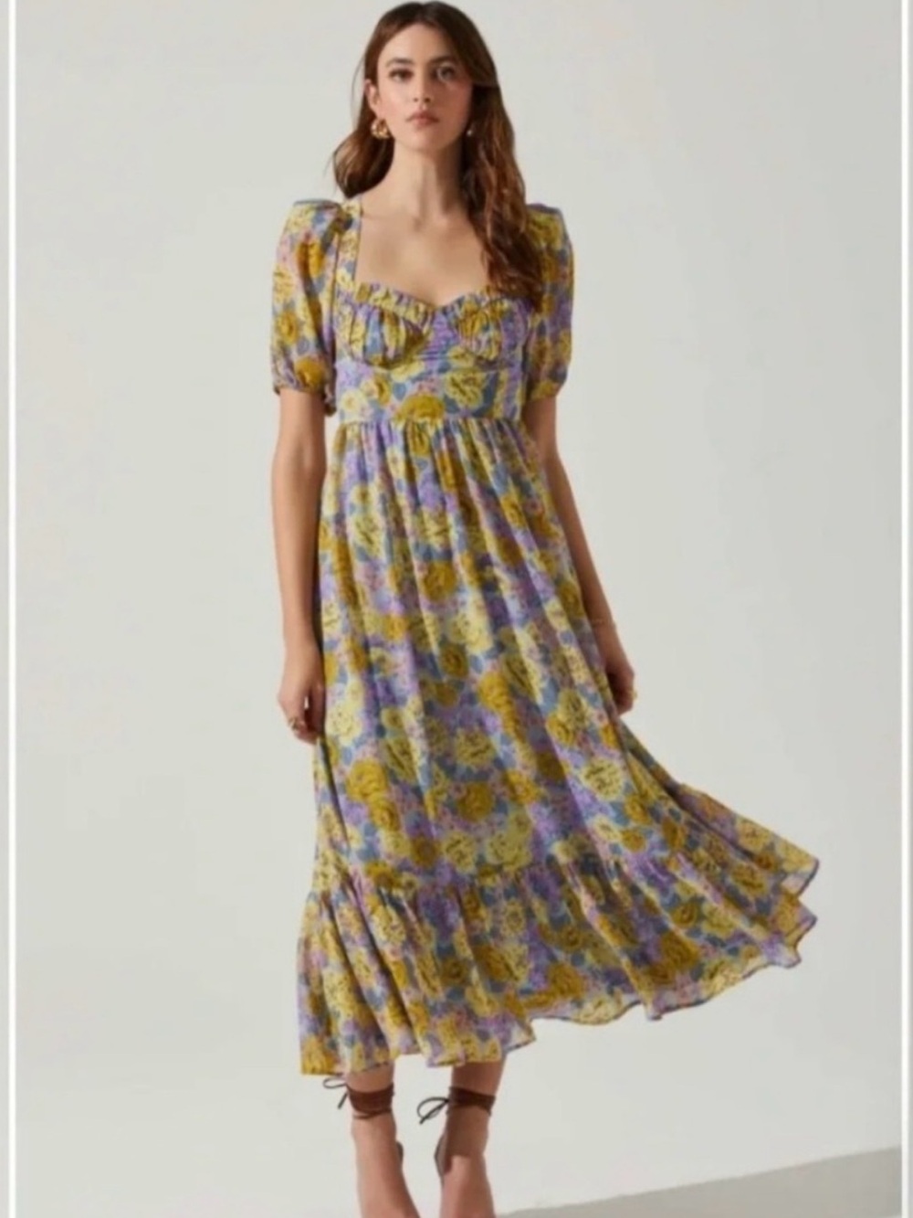 NWT ASTR the Label floral Sweetheart neck midi dress. Purples/Gold/Blue.Large - Picture 2 of 15